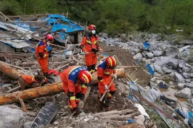 油動式大載荷長航時無人直升機——打造我國應(yīng)急救援、防汛救災(zāi)、森林草原消防的“新質(zhì)戰(zhàn)斗力”!